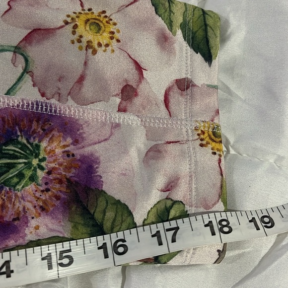 LuLaRoe Women’s Lilac Jade Cropped Athletic Floral Leggings Size Small - Picture 12 of 15